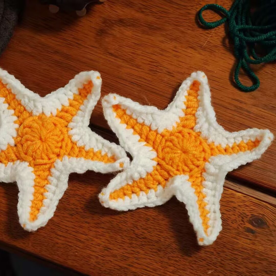 free-handmade-crochet-starfish-charm-pattern