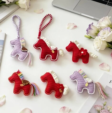 crochet-pony-charm-pattern