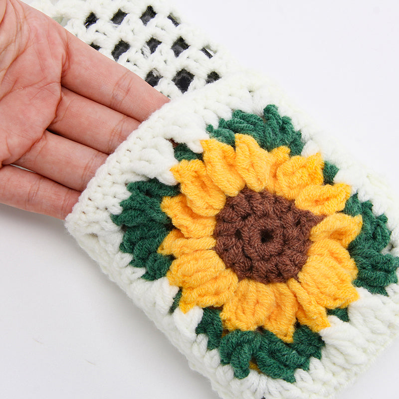 hand-crocheted-phone-holder-flower-lightweight-holdbalance