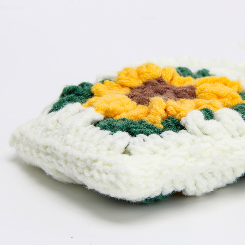 hand-crocheted-phone-holder-flower-lightweight-holdbalance