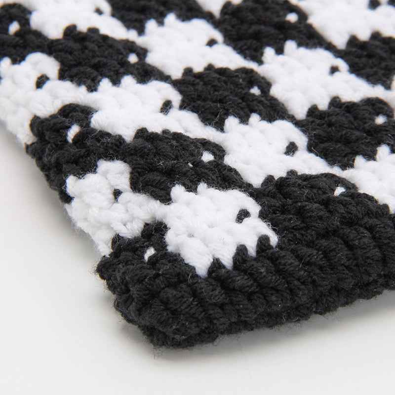 handcrafted-shoulder-bag-black-white-checkerboard-holdbalance