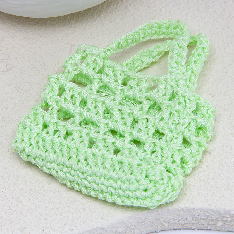 crochet-mini-bag-green-holdbalance